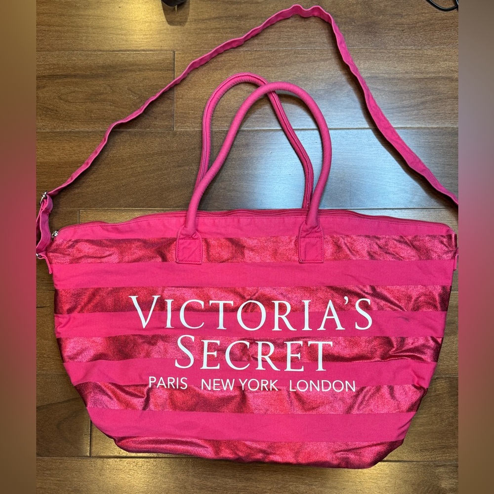 VICTORIA’S SECRET Fuchsia Tote Bag